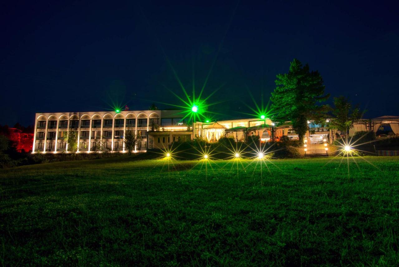 Park Hotel Raya Garden - Free Parking 벨리코 터르노보 외부 사진
